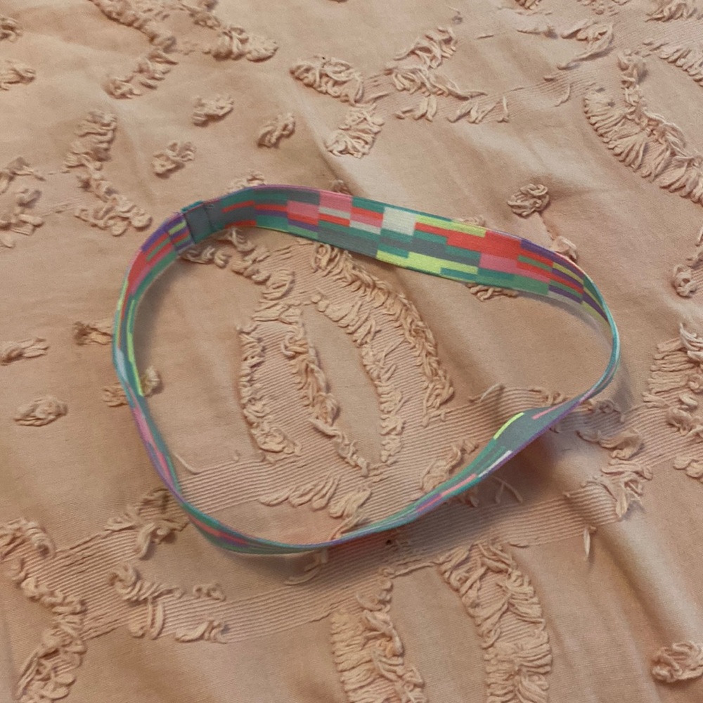 This headband is cute